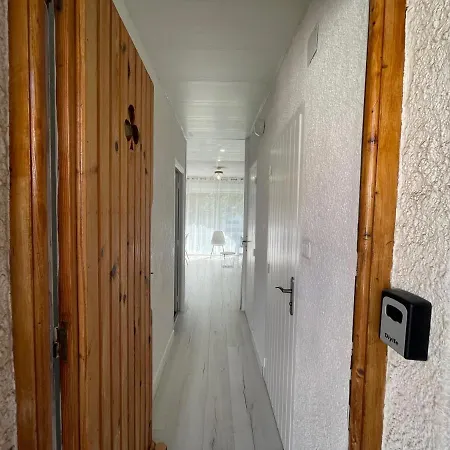 Διαμέρισμα Nuria Superbe Meuble 3* Avec Loggias 250m Des *